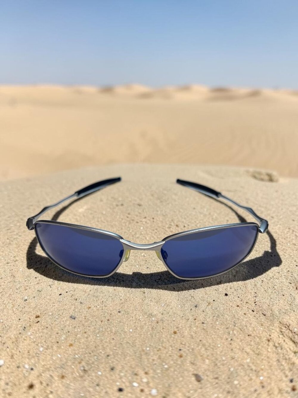 Vintage Oakley Wire Sunglasses - Classic Style